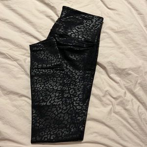 Beyond Yoga Black Shiny Leopard leggings